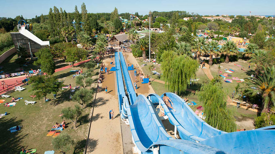 Allier plaisir et découverte dans le parc aquatique d’Occitanie : Aqualand Saint Cyprien